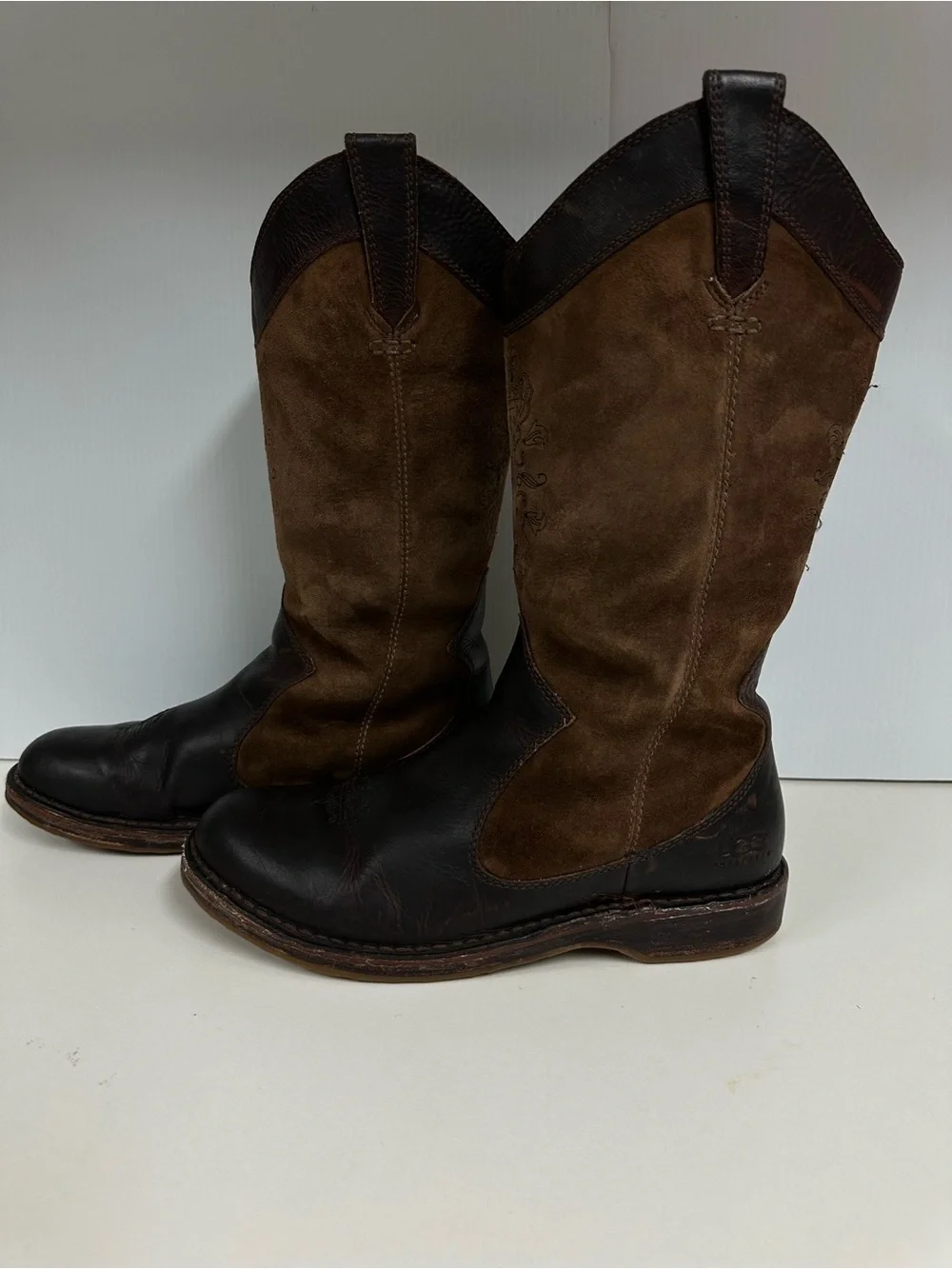 UGG 5545 Two-Toned Brown Sheepskin Shearling Fur Lined Barn Boots Womens Sz 8.5